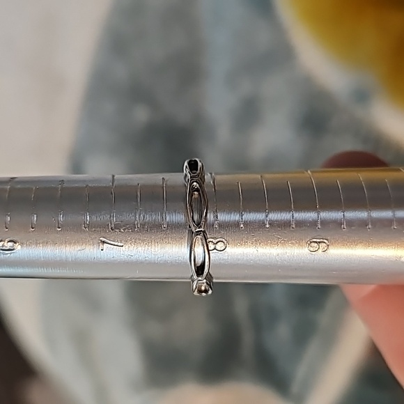 Ring Sterling silver size 7.75 silver eternity loops ring LOT 839 - Picture 4 of 7